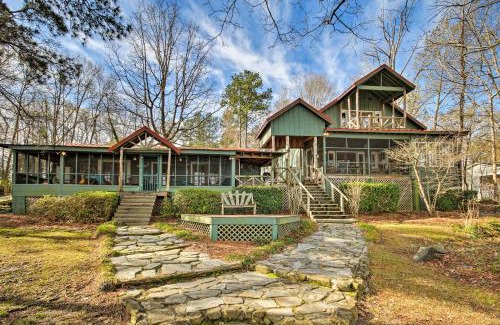 Ridgeway Maison | Charming Waterfront Ridgeway Cabin with Dock!