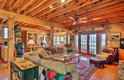 Ridgeway Maison | Charming Waterfront Ridgeway Cabin with Dock!