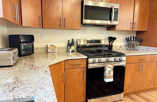 Saugerties South Appartement | Private Waterfront 3BR, Hot Tub, Kayaks, Sauna, Pet Friendly,