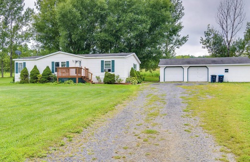Watkins Glen Cottage | Charming Watkins Glen Home w/ Deck & Yard!