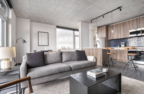 Near West Side Appartement | Charming West Loop 2BR w/ Gym & Rooftop, nr Union Park, by Blueground