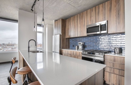 Near West Side Appartement | Charming West Loop 2BR w/ Gym & Rooftop, nr Union Park, by Blueground