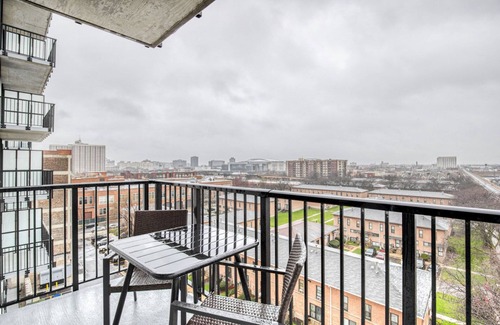 Near West Side Appartement | Charming West Loop 2BR w/ Gym & Rooftop, nr Union Park, by Blueground