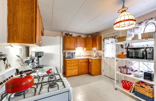 West Mifflin Maison | Charming West Mifflin House - 3 Mi to Kennywood!
