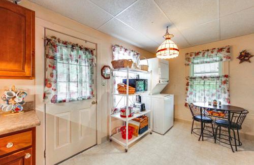 West Mifflin Maison | Charming West Mifflin House - 3 Mi to Kennywood!