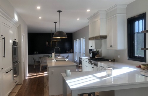 Westhampton Maison | Charmant Westhampton 4 chambres et toute nouvelle piscine et bain à remous !!