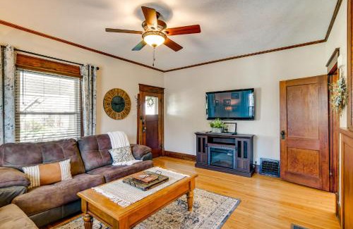Winterset Maison | Charming Winterset Vacation Rental with Yard and Patio