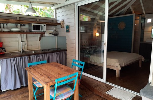 Le Diamant Maison | Bungalow de Charme en Bois à 100m de la Plage avec sa petite piscine privée