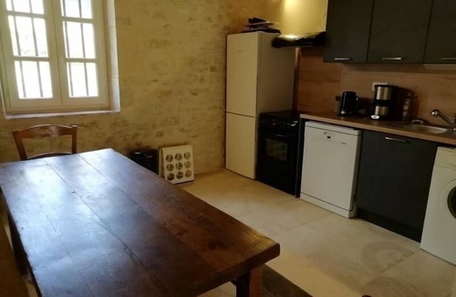 Ainay-le-Vieil Cottage | Gîte familial au calme avec parc et jardin, pour 8 personnes, près d’un château historique