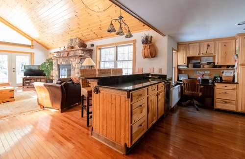 Munnsville Cottage | Charmants chalets toute l'année sur la cascade