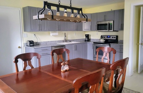 New Trenton Autre | Charming Yellow Farmhouse by the River