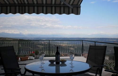 Dogliani Appartement | Charmant appartement restauré à Langhe-Roero. Des vues imprenables!