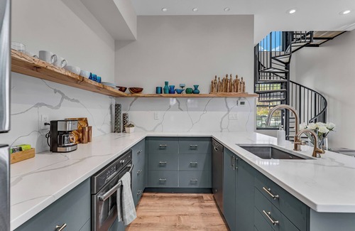 Lawrence Appartement | Charmingly Stylish 1-bed Loft Apt! Wonderful Lawrence Barker neighborhood