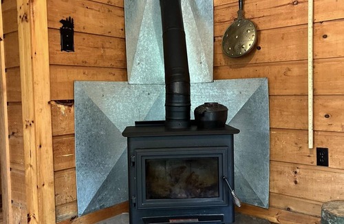 Rangeley Cabine | Charmingly updated 2 bed cabin with WiFi in Rangeley Maine