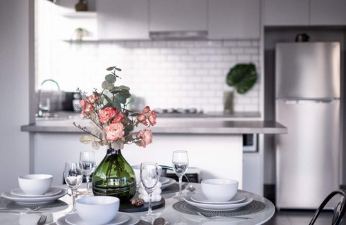 St Kilda Appartement | Charnwood 2BR: Homely Haven
