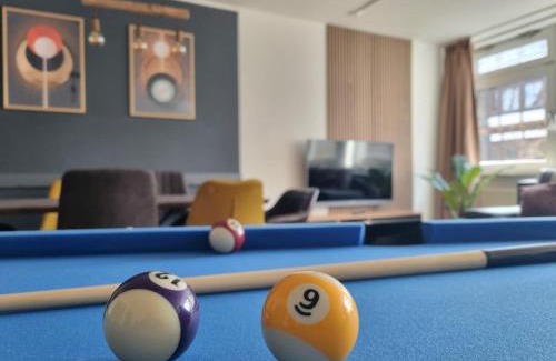 Hamelin Appartement | Charysma - Billard-Loft, Fußgängerzone, Schlafzimmer mit Smart-TV, Parkplatz