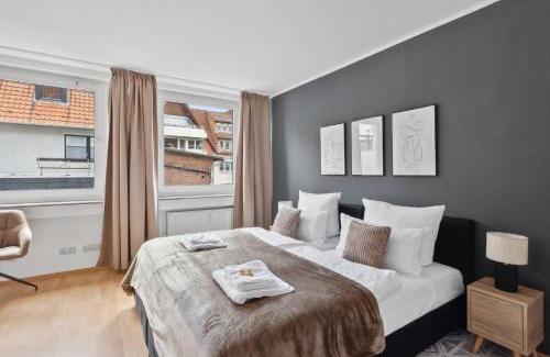 Hamelin Appartement | Charysma - Billard-Loft, Fußgängerzone, Schlafzimmer mit Smart-TV, Parkplatz