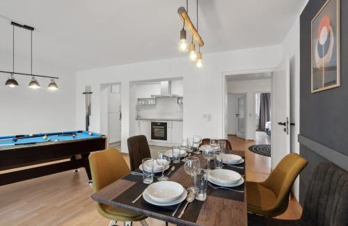 Hamelin Appartement | Charysma - Billard-Loft, Fußgängerzone, Schlafzimmer mit Smart-TV, Parkplatz