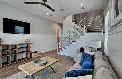 Bid-a-wee Beach Maison | Chat n Chill