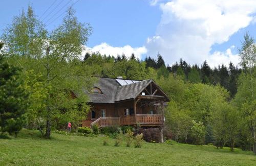 Sucha Beskidzka Cabine | Chata Mioduszyna w Beskidach - drewniany dom z widokiem na Babią Górę