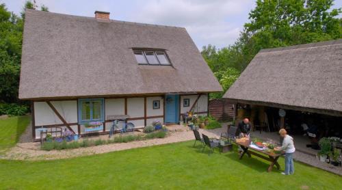 Kartuzy Maison | Chata na Zielonym Wzgórzu