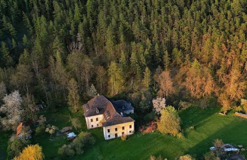 Necpaly Maison | Chata pri Kaštieli