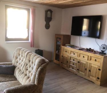 Hrustin Appartement | Chata pri potoku