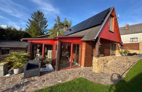 Nove Veseli Maison | Chata u Rybníka
