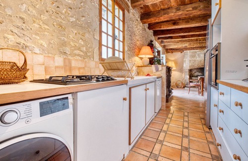 Perigueux Maison | Château Barbadeau – Séjour d’Exception avec Piscine Privée au Cœur du Périgord