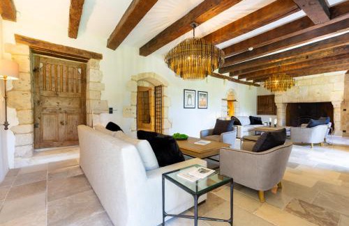 Saint-Aquilin Villa | Chateau Belet