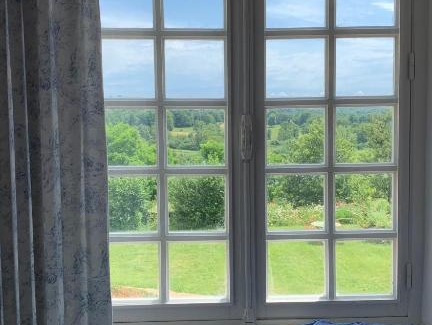 Chamboret Lit Et Petit-Déjeuner | Chateau de Corrigé