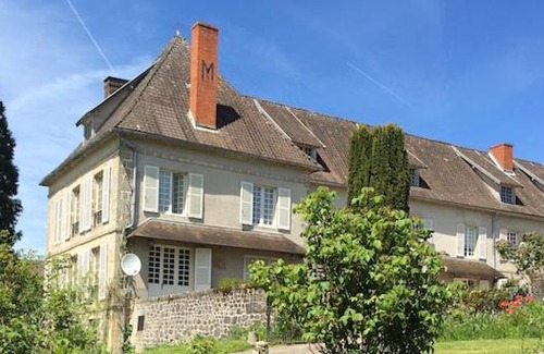 Chamboret Lit Et Petit-Déjeuner | Chateau de Corrigé