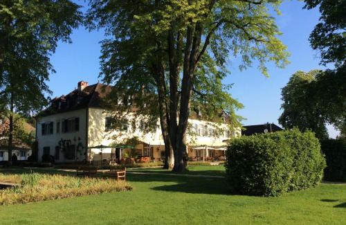 Port-Lesney Hôtel | Chateau De Germigney