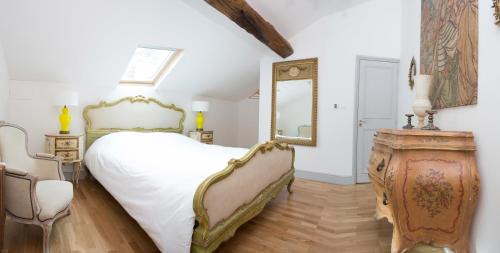 Loge-Fougereuse Lit Et Petit-Déjeuner | Chateau De La Goujonnerie
