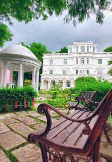 Puli Maison | Chateau de Olliere