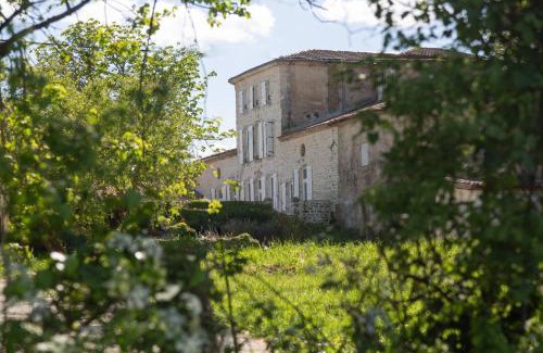 Vertheuil Lit Et Petit-Déjeuner | chateau haut gouat