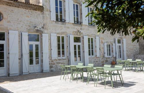 Vertheuil Lit Et Petit-Déjeuner | chateau haut gouat