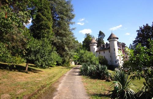 Serrieres-en-Chautagne Maison | Chateau in France with Pool and Views, cleaning included