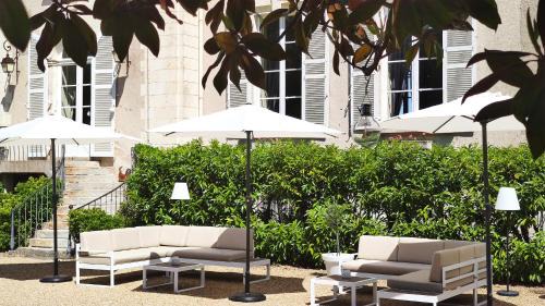 Brion Maison | Château La Mothaye - self catering apartments with pool in the Loire Valley