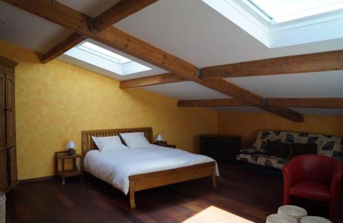 Saint-Pierre-d'Aurillac Lit Et Petit-Déjeuner | Chateau Le Livey