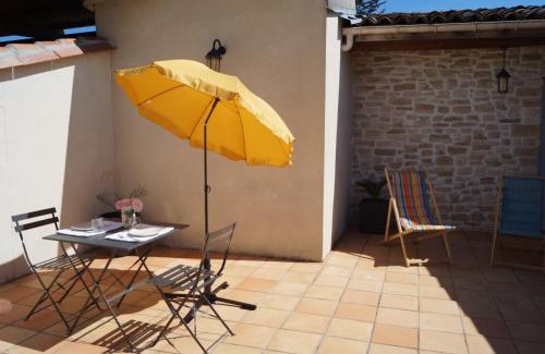 Saint-Pierre-d'Aurillac Lit Et Petit-Déjeuner | Chateau Le Livey