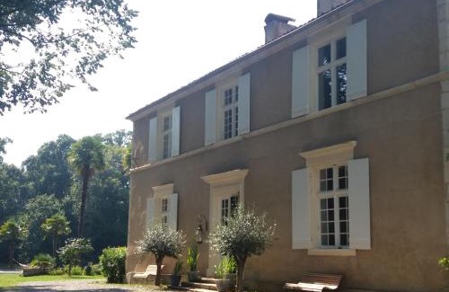 Pouillon Lit Et Petit-Déjeuner | Chateau Saint Martin B&B