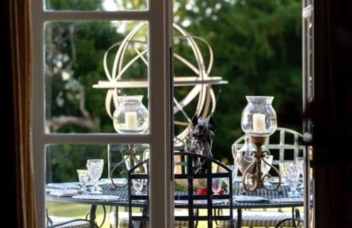 Saint-Victor-Rouzaud Maison | Chateau with swimming pool and tennis court