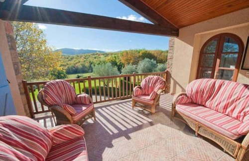 Saint-Victor-Rouzaud Maison | Chateau with swimming pool and tennis court