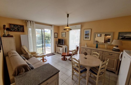 Quartier du Casino Appartement | Chatelaillon-Plage Centre-Ville: Apt 4 pers, balcon, parking, piscine, wifi
