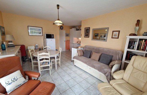 Quartier du Casino Appartement | Chatelaillon-Plage Centre-Ville: Apt 4 pers, balcon, parking, piscine, wifi