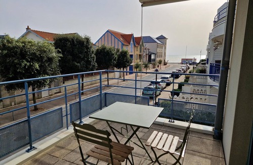 Quartier du Casino Appartement | Chatelaillon-Plage Centre-Ville: Apt 4 pers, balcon, parking, piscine, wifi