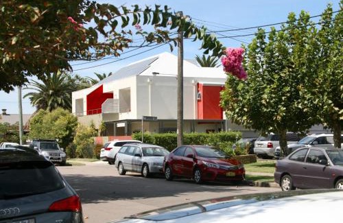 Hamilton Maison | Chaucer Palms Boutique B&B