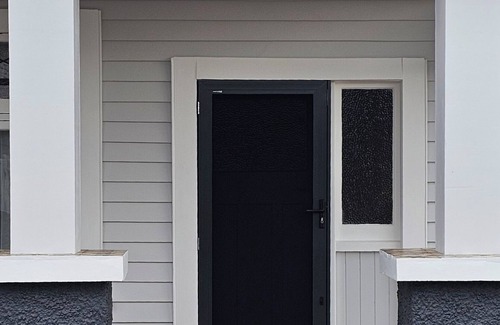 Martinborough Maison | Che Bella on Naples. Fully Restored 2 Bedroom. 2 minute walk to the Square...