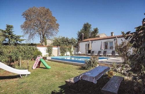 Kanfanar Appartement | Appartement de vacances bon marché et agréable avec piscine